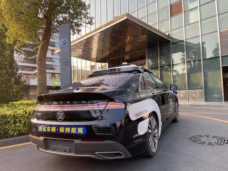 下班搭乘元戎启行Robotaxi，深圳闹市街区表现如何？丨新智驾实测