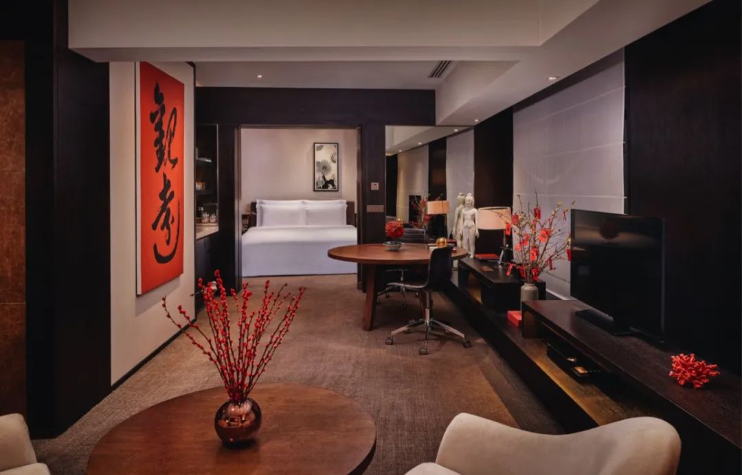 五星酒店住一年,五星酒店搬回家