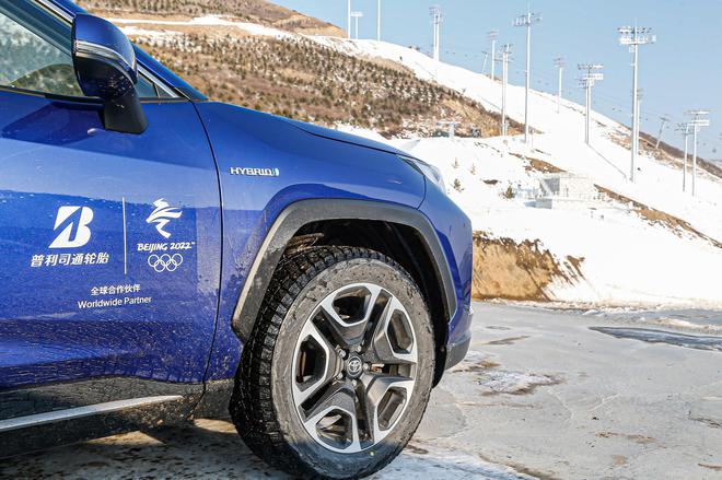 揭秘冬奥场馆体验普利司通冰锐客轮胎