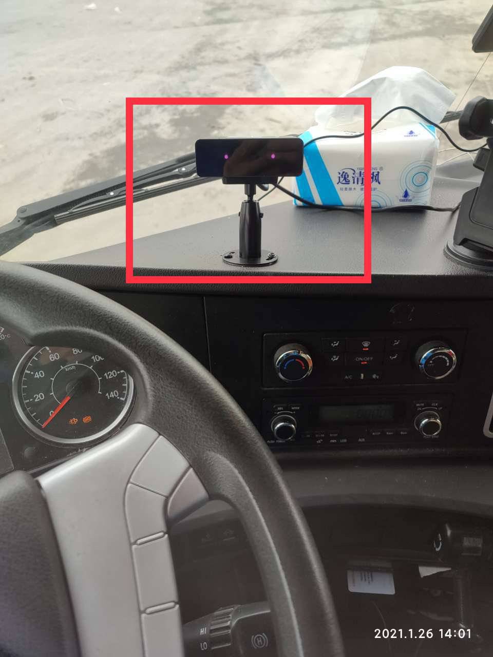 货拉拉女乘客坠车死亡事件解析,货拉拉坠车全过程