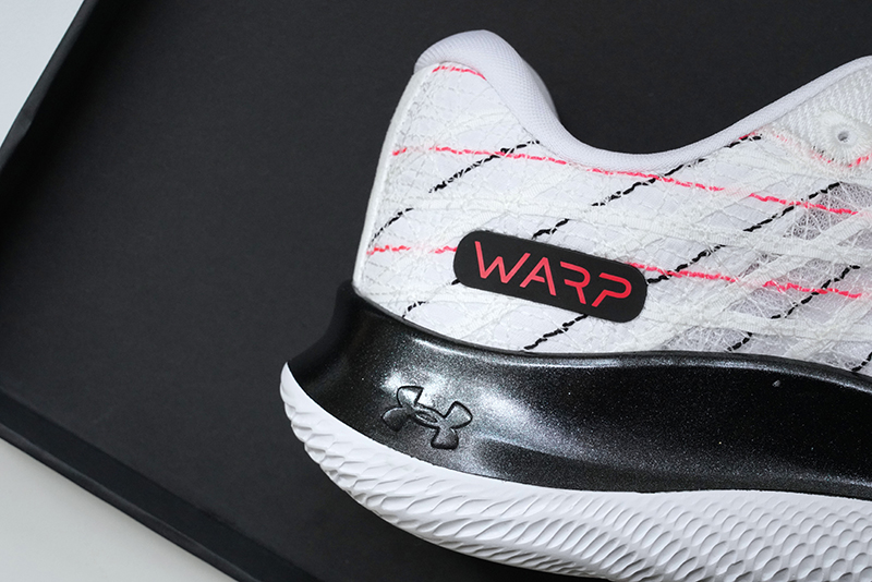 UAFLOWVelocitiWind开箱：一双没有“外底”的跑鞋是什么样的