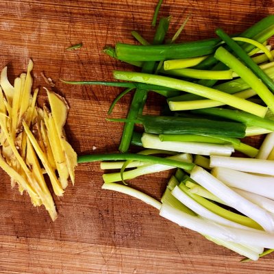 老妈烧的正宗家常菜,老妈教你烧带鱼