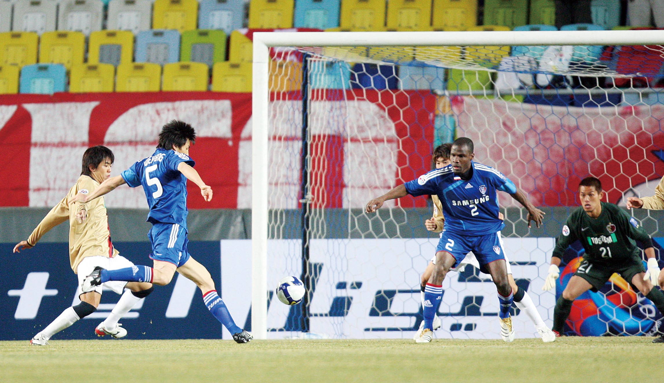 李玮锋坎坷的足球生涯,李玮锋怎么没踢元老赛