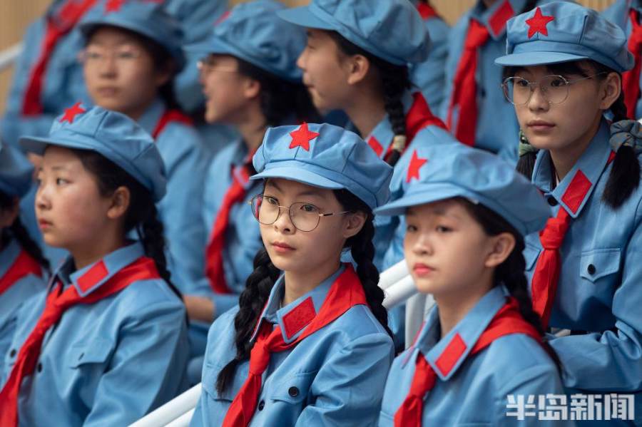 西海岸新区红军小学师资,红星闪闪红军小学视频