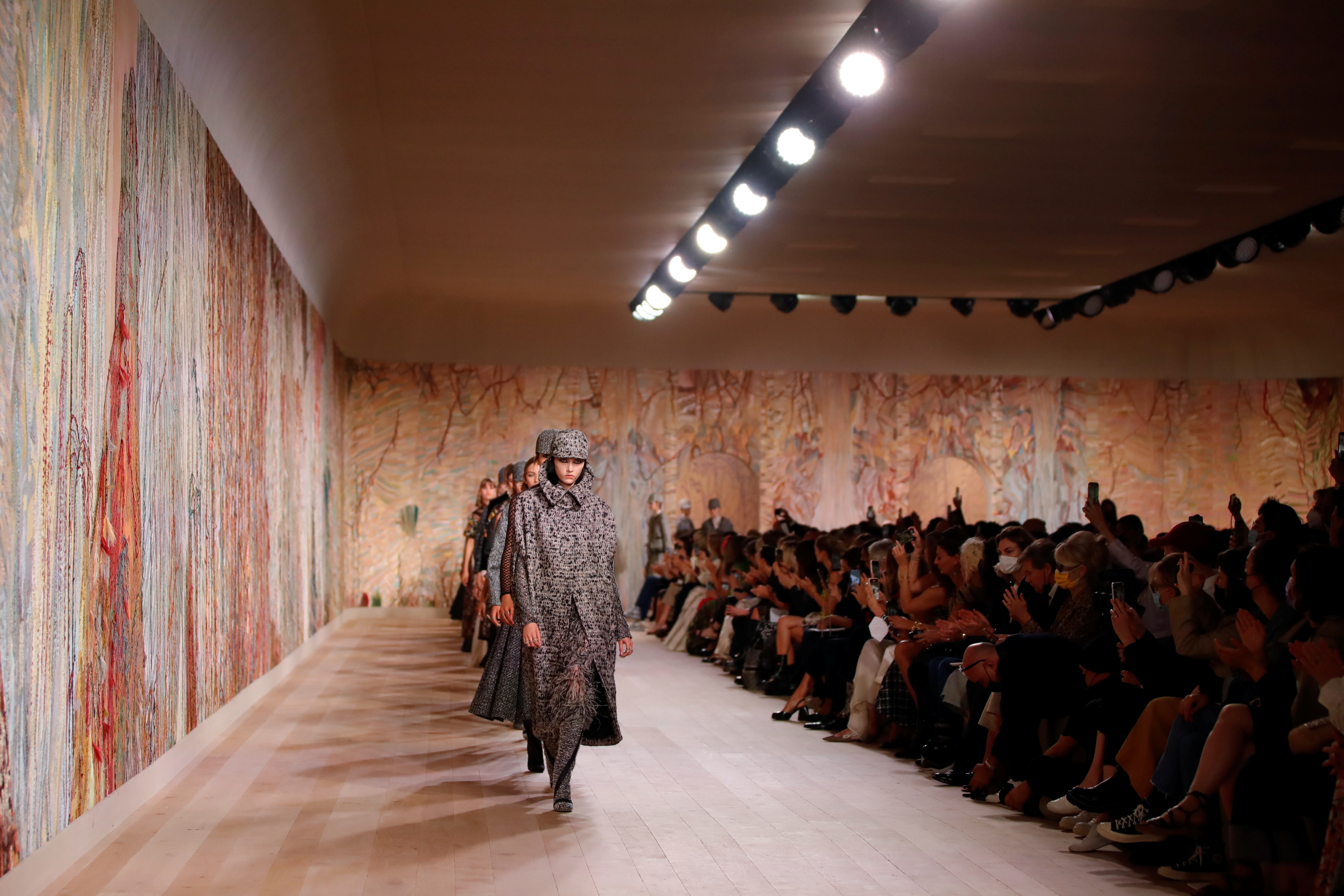 巴黎时装周迪奥时装秀,迪奥巴黎时装周王俊凯