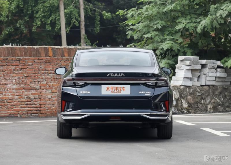 新款起亚嘉华实车曝光,2022丰田皇冠陆放豪华版图片