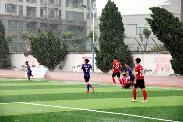 风雨挡不住拼搏激情赛场绽放出青春风采——2021年宿州市青少年足球锦标赛暨高中组校园足球联赛开赛