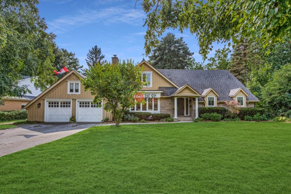 去加拿大买房就能永久居住吗,加拿大护照可以申请香港永居吗