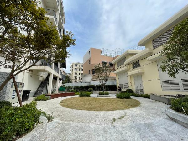 拆掉240米长围墙后，紧邻上海内环的这4个老公房小区，开始“逆袭”