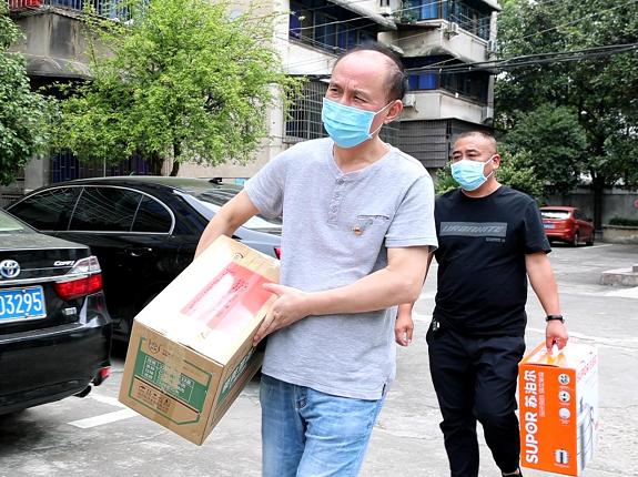 聚焦铂金汉宫小区「三」开心到起飞，“超级大家庭”的小心愿，实现啦