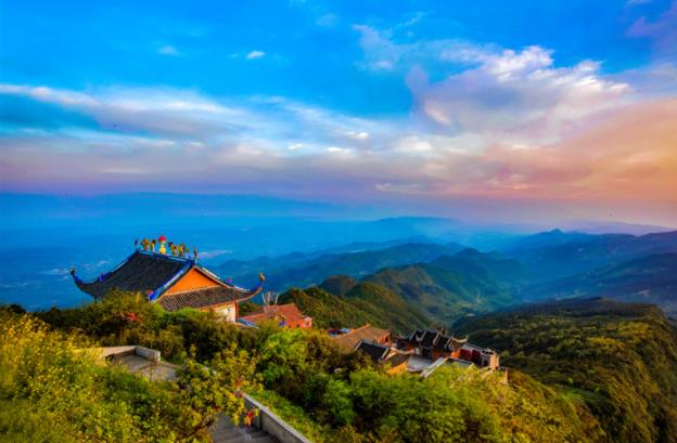 赓红续绿让华蓥山“亮”起来