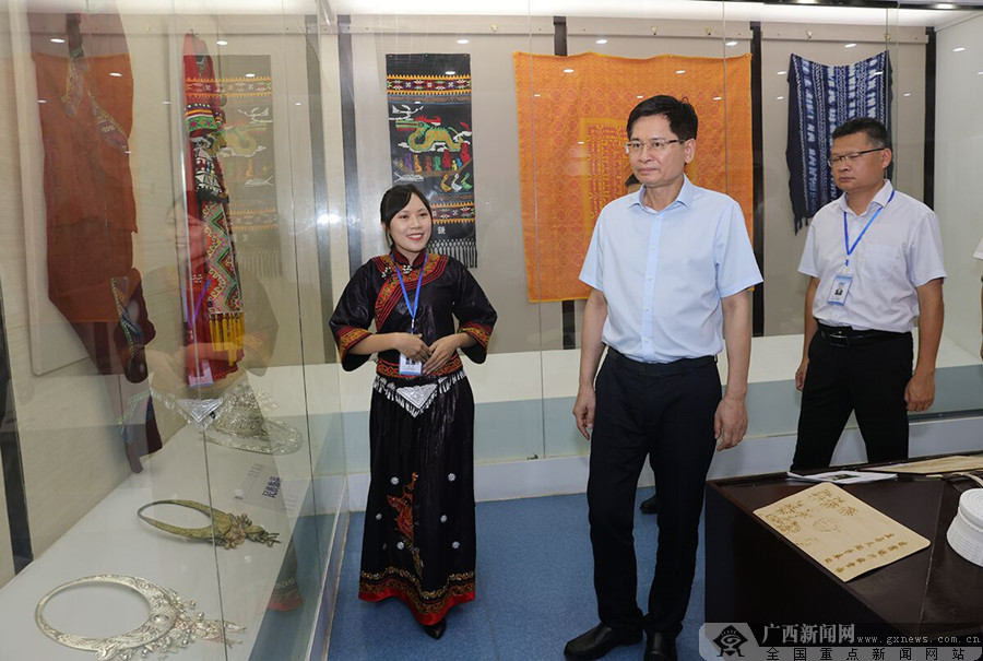 蓝天立调研学校疫情防控、校园安全和教育教学工作