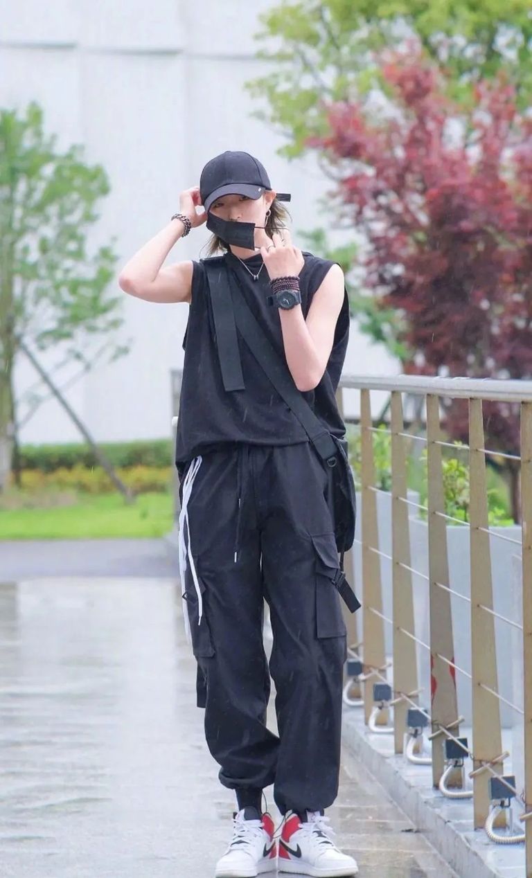 运动员穿的衣服品牌,之前运动员都穿什么品牌