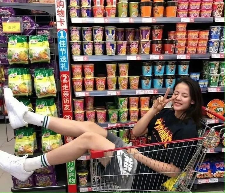 运动员穿的衣服品牌,之前运动员都穿什么品牌