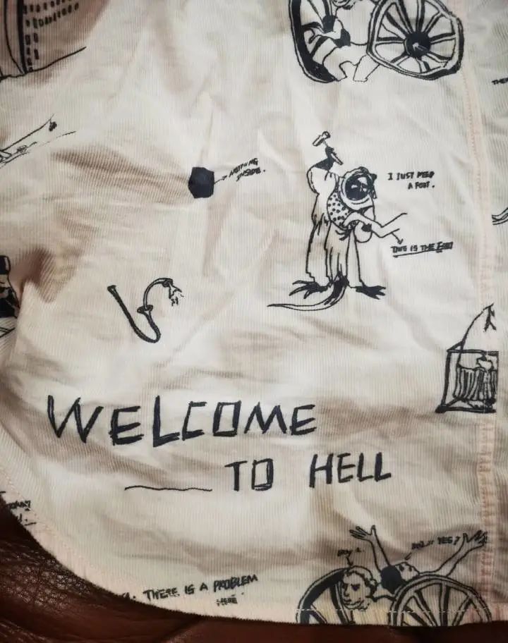 *力暴**、性暗示.....很多人在买的知名童装竟是这种画风！浙江宝妈怒了：设计师是怎么想的