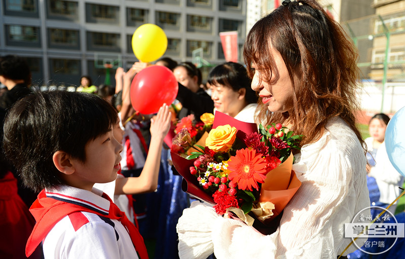 五泉小学，70岁生日快乐