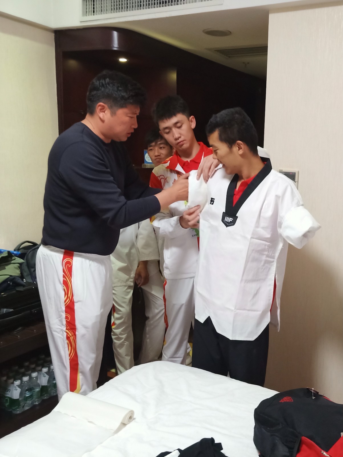 季军jijun,季军张鹏