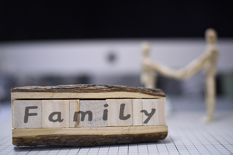 成年子女跟父母吵架是不孝吗,成年子女和父母的矛盾咋解决