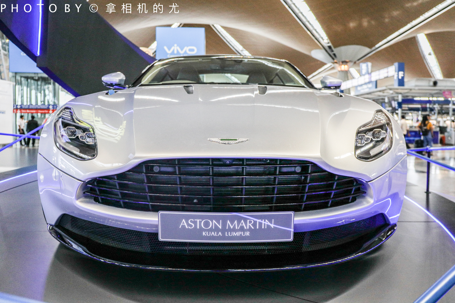 几百块机票飞香港,几百块钱飞机