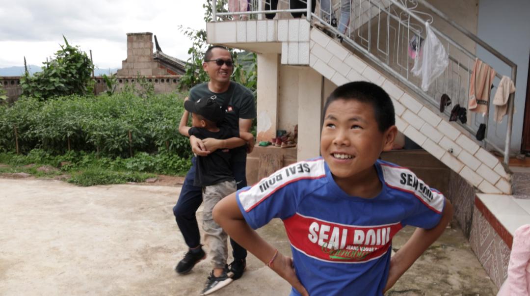 我们去了趟哔哩哔哩美丽小学，和B站小学生斗了波舞