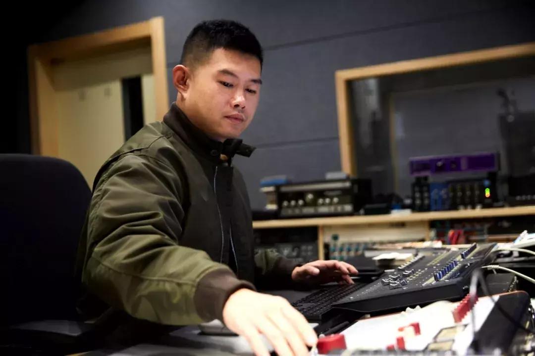 行者，步履不停｜收音师卢楠