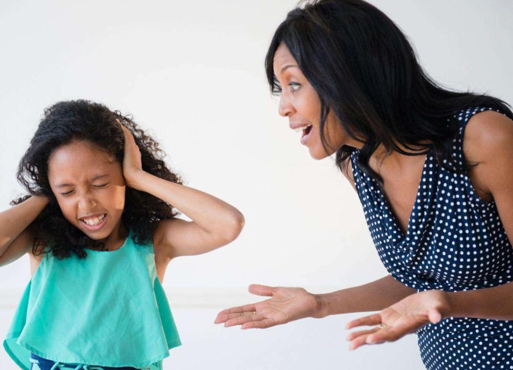 孩子被欺负家长无能为力的感觉,孩子被欺负让孩子还手才是答案