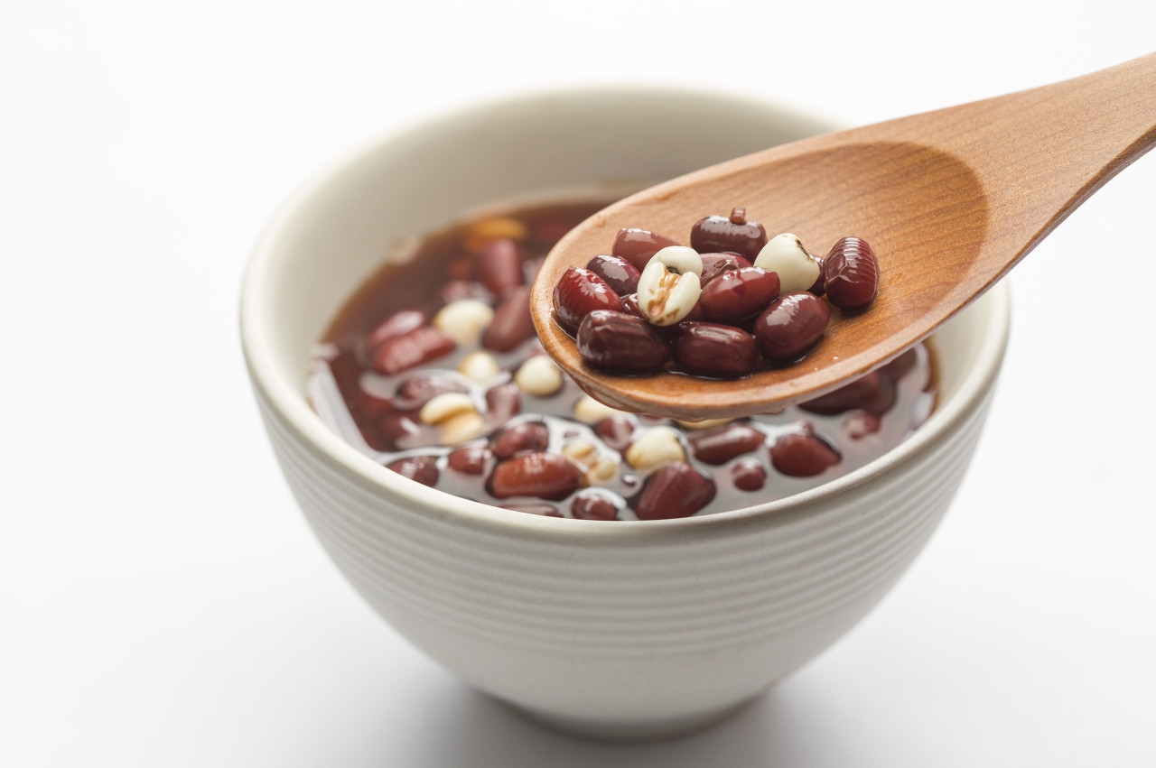 脾胃虚寒湿气重嘴周围起痘,脾胃虚弱湿热长痘怎么治疗