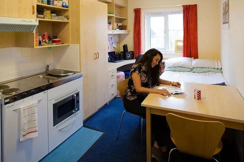 英国留学硕士去南京的条件,北京天道出国留学申请