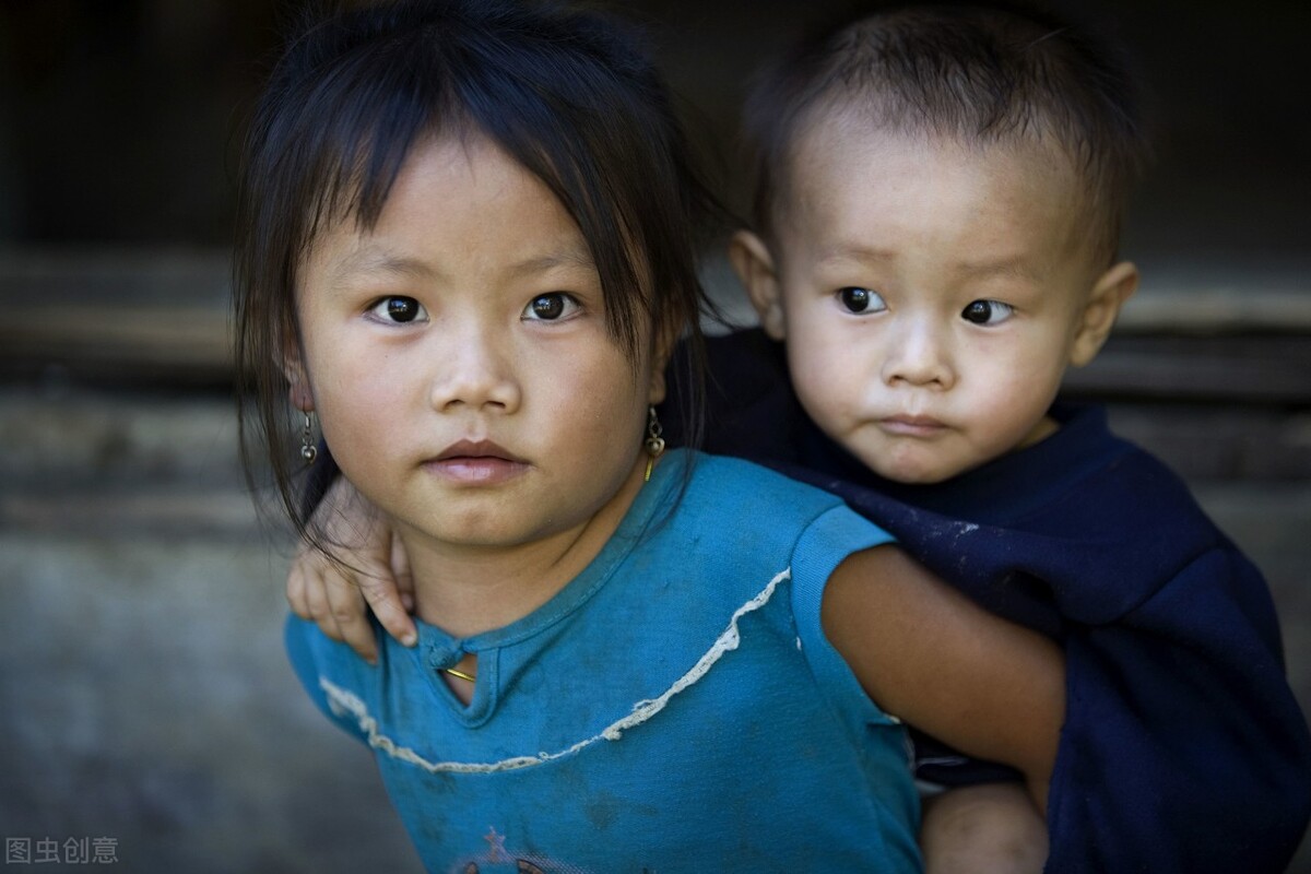 我翻了6千条评论，找了38个故事，为你呈现真实的中国姐弟关系