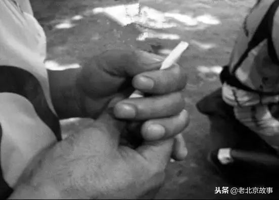 老板来盒烟算了还是换一盒吧,老板来盒烟