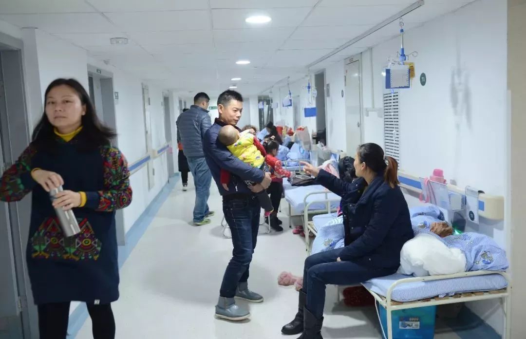 宝宝鼻屎堵住鼻孔影响吃奶吗,宝宝鼻孔被鼻屎堵住了该怎么办