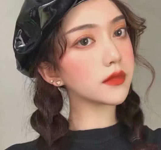 脸胖还有双下巴怎么快速消除,胖女生如何消除双下巴