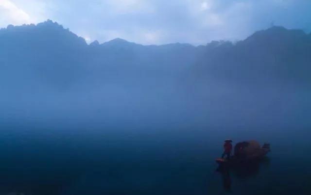 苏轼一生写了多少首诗词散文,苏轼共有多少首诗和多少首词