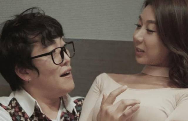 她靠出演情*电影色**走红，从不愿意找替身，次次真枪实战、假戏真做