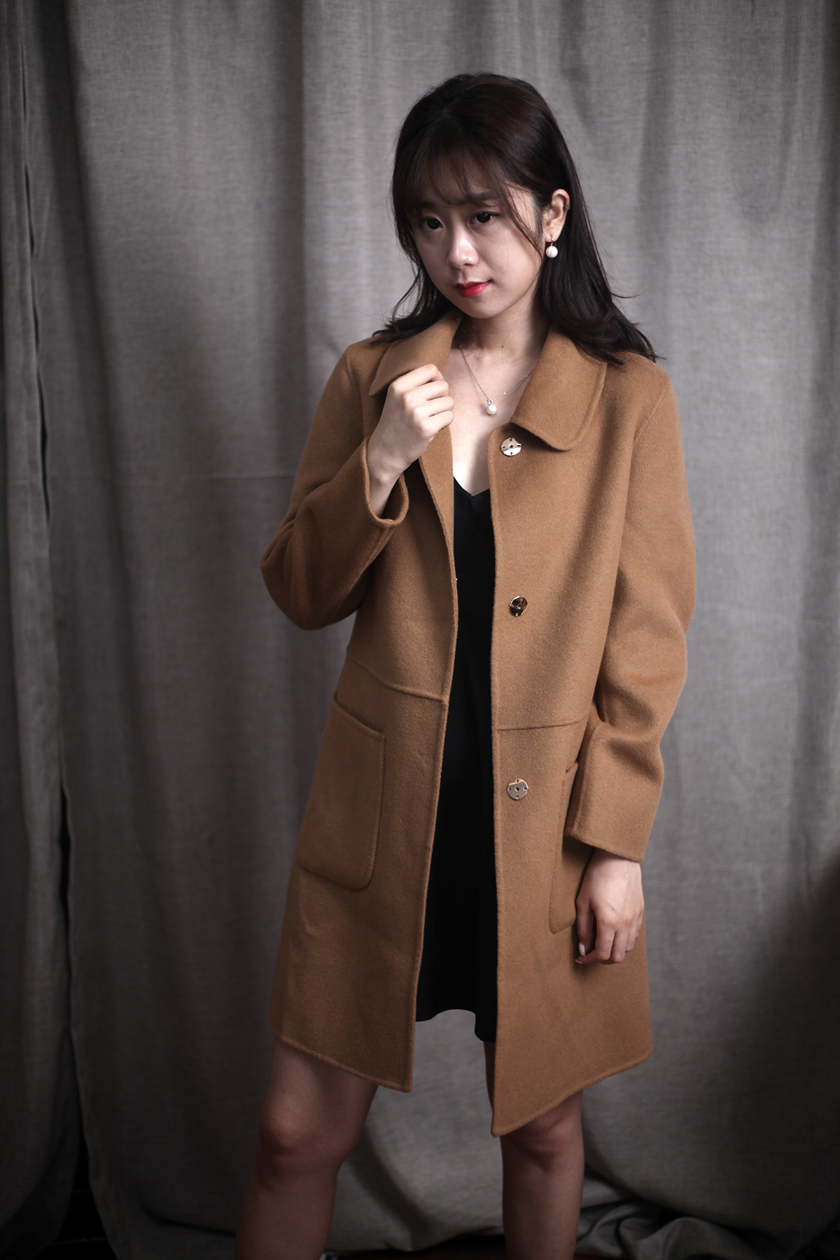 双面羊绒大衣的金标有什么区别,千元衣服怎么辨别真假