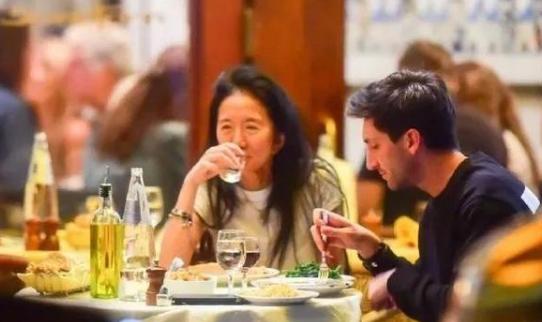 72岁婚纱女王王薇薇生日照曝光,婚纱女王王薇薇个人简历