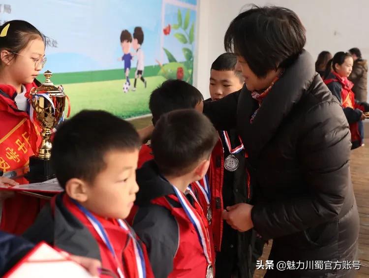 绵阳南山双语足球比赛,绵阳南山中学足球贡嘎杯决赛