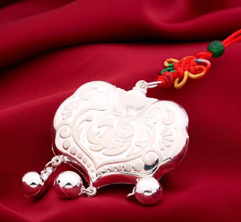 银饰长生锁,长命锁和银饰哪个好