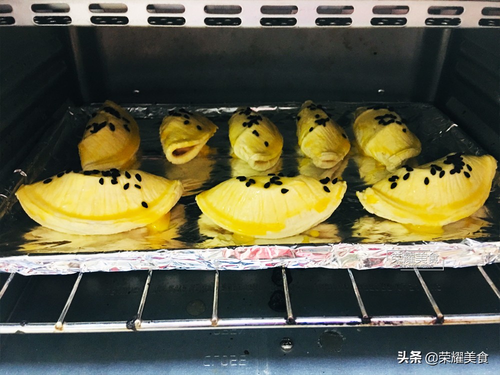 零失败的榴莲酥教程，再也不用吃外面速冻品榴莲酥了，成就感满满