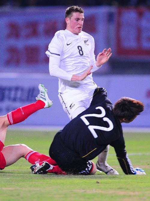 广州恒大悉尼曾诚受伤,恒大送走功勋老将曾诚