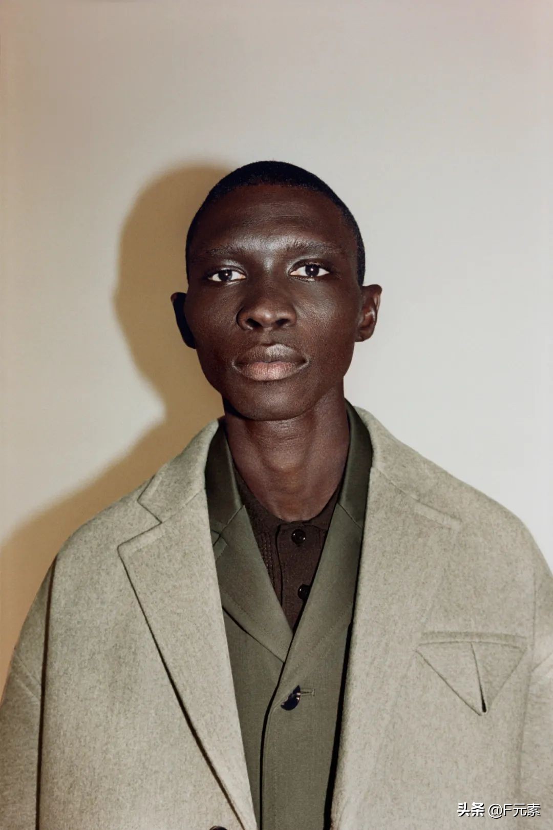 雕刻面料，BV不止有编织：BottegaVeneta2021度假系列