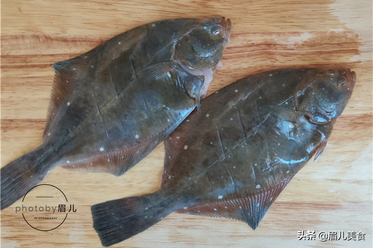 炖鱼不用煎小妙招,煎鱼怎么做不粘锅炖出来又好吃