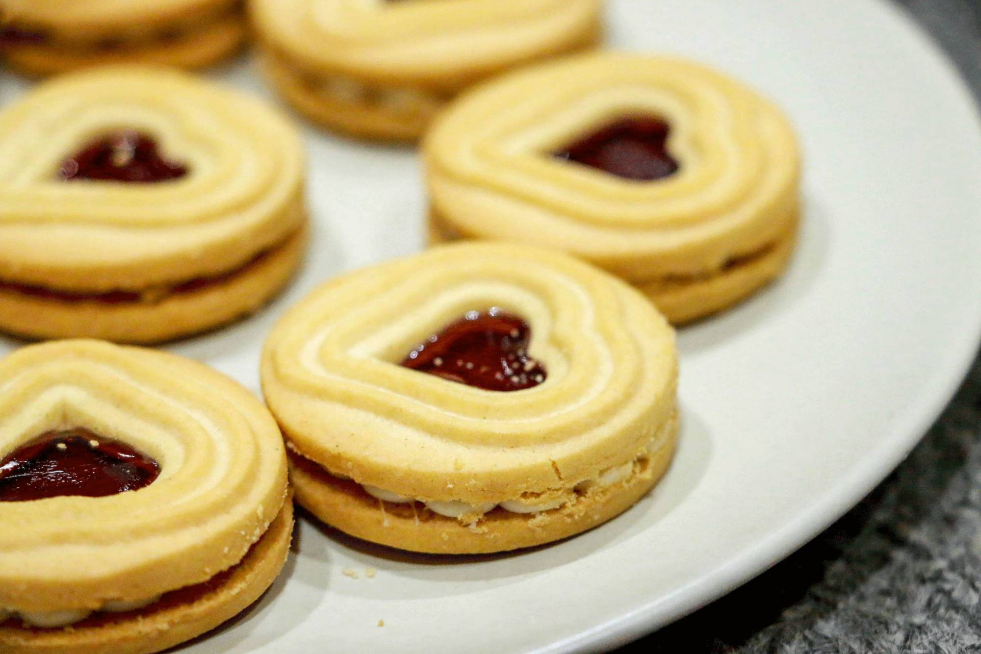 饼干中的起酥油是什么,面包和饼干哪个添加剂多