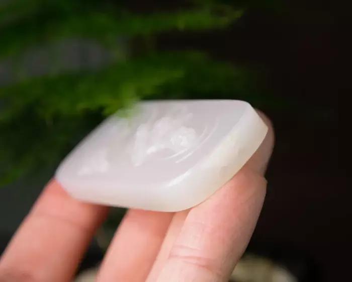 如何区分和田玉山料和籽料,记住这六个鉴别玉的小办法