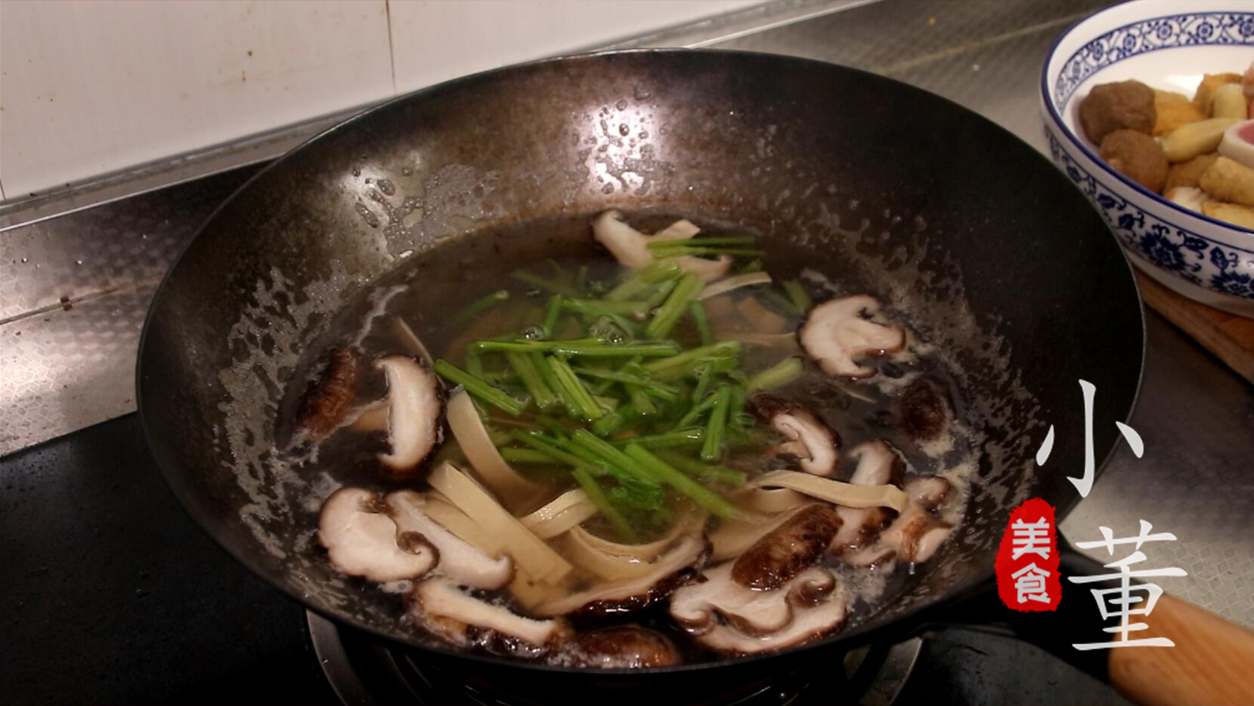 大厨制作麻辣香锅视频,最简单麻辣香锅怎么做才好吃