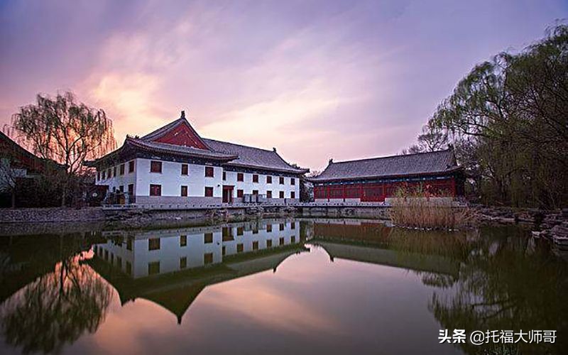 北京大学为什么不叫BeijingUniversity?