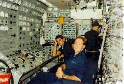 长尾鲨号核潜艇事故纪录片,长尾鲨号核潜艇坠入海底