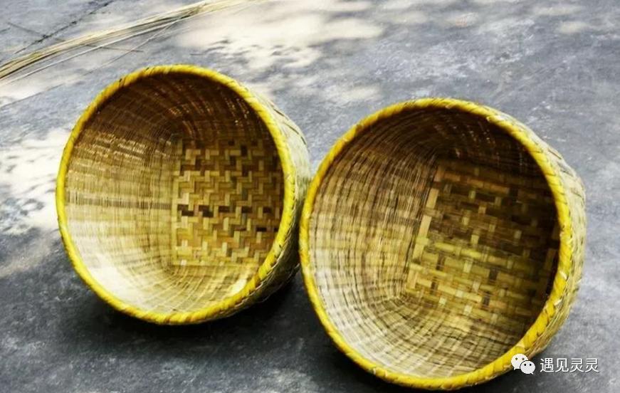 身患残疾的老裁缝凭手艺在*今条头日**吸粉27万，他背后的故事太感人