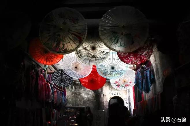 人间情怀最经典十首诗词名句,最触动心灵的10句经典诗词