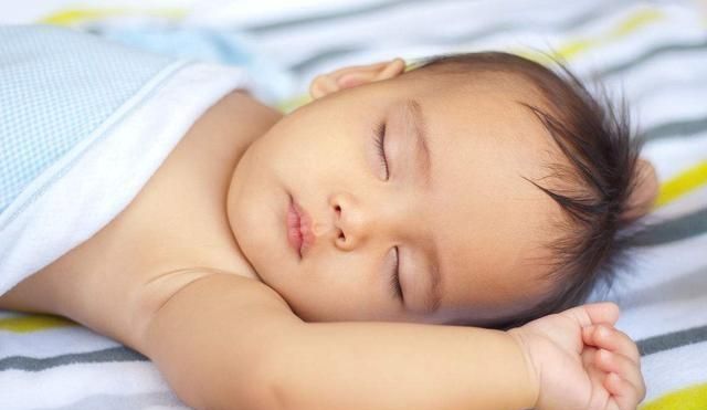 睡眠浅易醒是什么原因,新生儿睡眠浅易醒原因